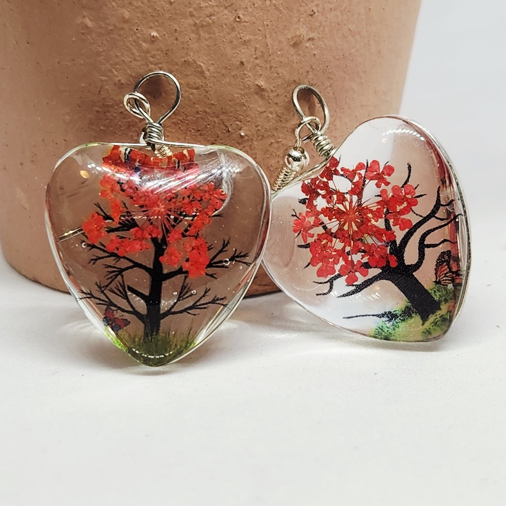 Handmade Heart-Shaped Tree with Red‎ Blossoms Dangle Earrings NEW Ladies Casual - Picture 8 of 8